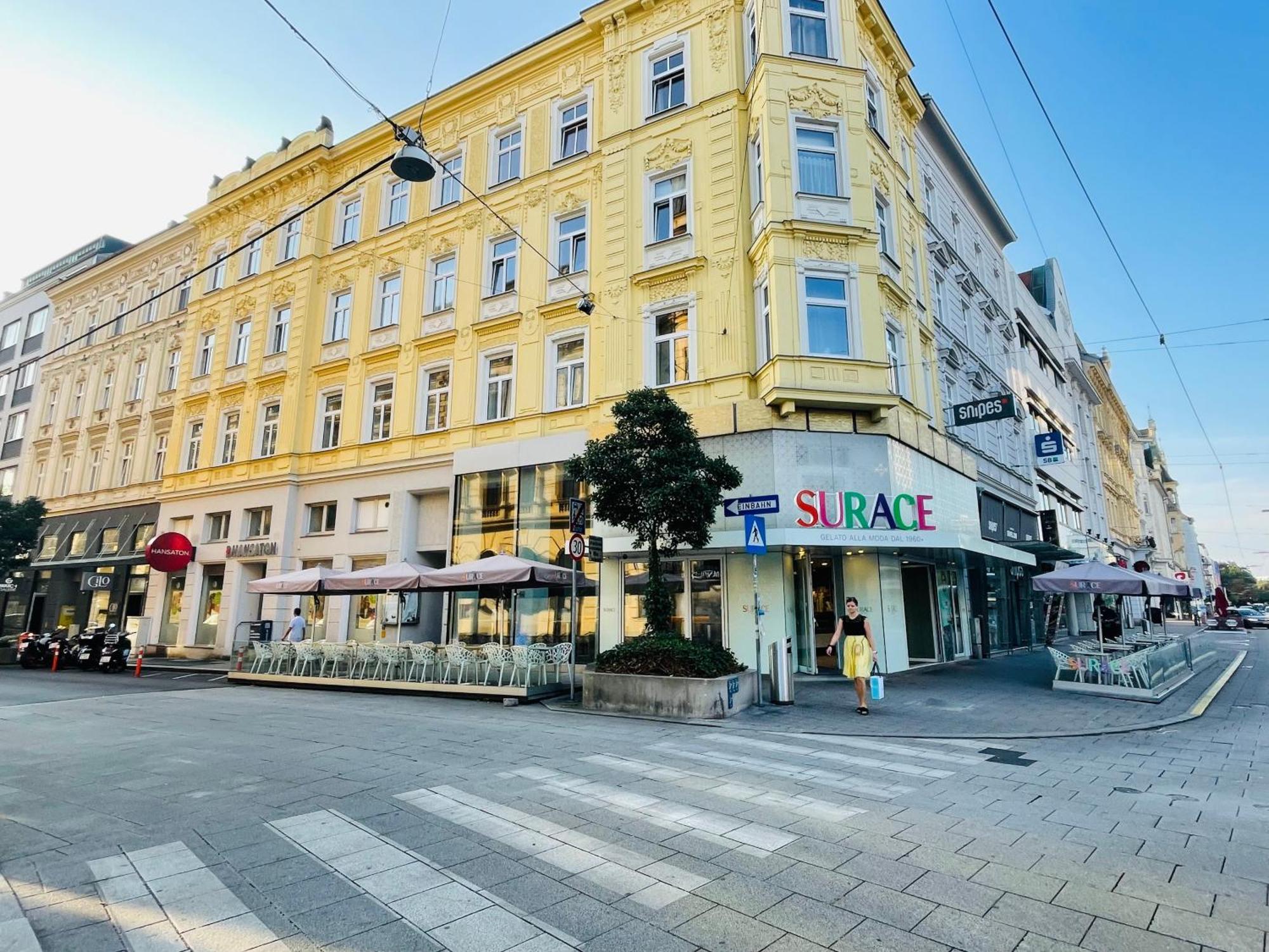 Salon Des Fleurs Linz-Landstrasse Apartment Luaran gambar